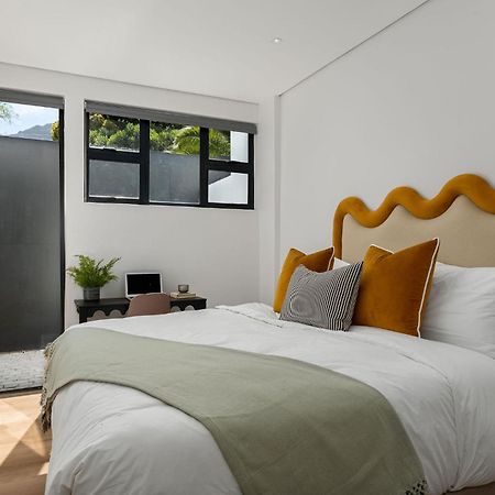 Neighbourgood 1St Crescent Camps Bay Hotel Cidade Do Cabo Exterior foto