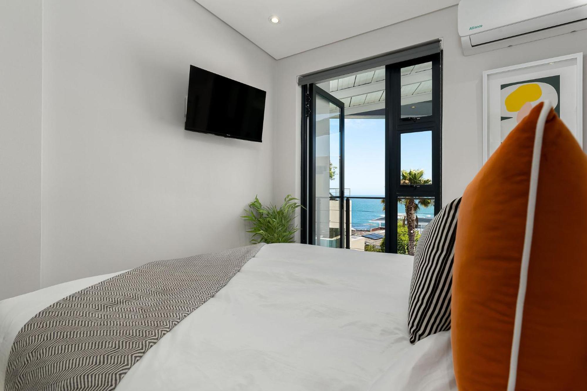 Neighbourgood 1St Crescent Camps Bay Hotel Cidade Do Cabo Exterior foto